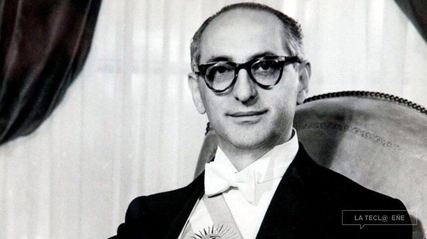 Arturo Frondizi, presidente, 1958.