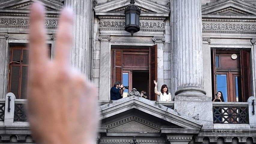 Foto tomada del muro de Facebook de CFK.