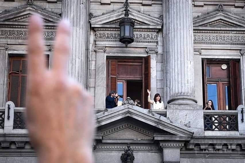 Foto tomada del muro de Facebook de CFK.