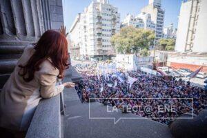 Foto tomada del muro de Facebook de CFK.