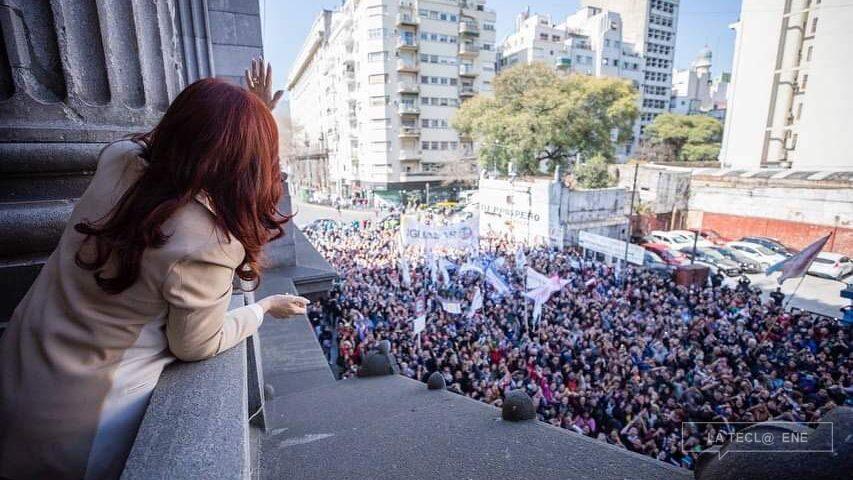 Foto tomada del muro de Facebook de CFK.